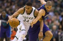 华体会体育赛事直播-黄蜂擒雄鹿终结其连胜的简单介绍