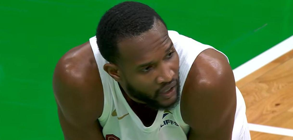 凯尔特人逆转开拓者,取得两连胜 凯尔特人逆转开拓者,取得两连胜