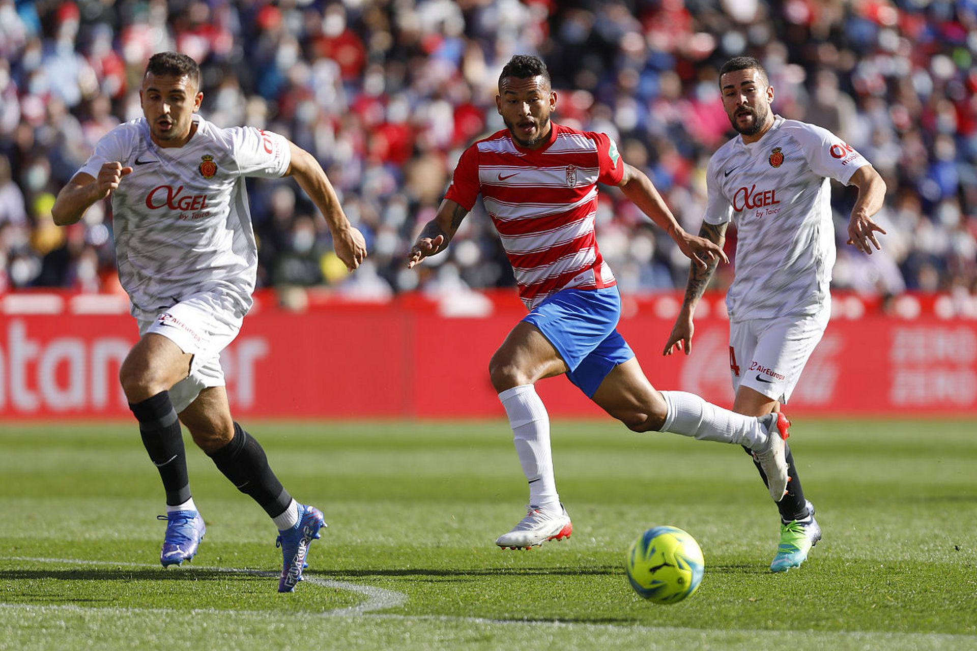 关于比利亚雷亚尔客场取胜,追赶前列的信息 关于比利亚雷亚尔客场取胜,追赶前列的信息