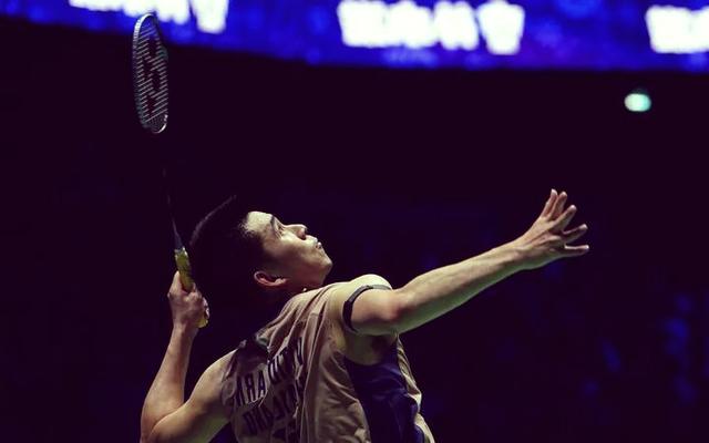 球员激烈角逐，冠军荣耀向谁屈指